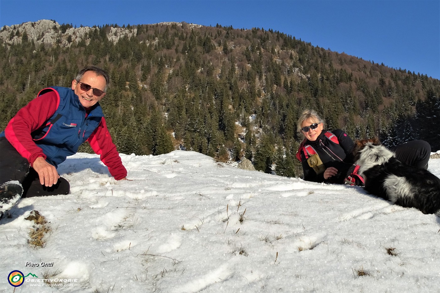 05 Al termine della salita ci godiamo e pestiamo la neve della 'Foppalonga'.JPG